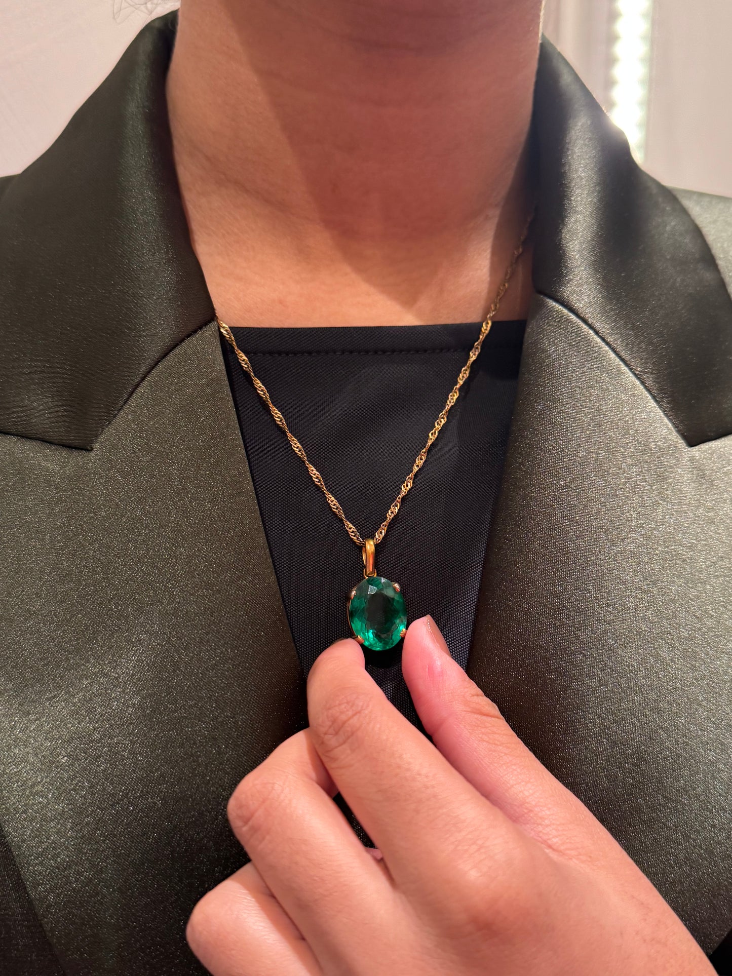 aura emerald necklace