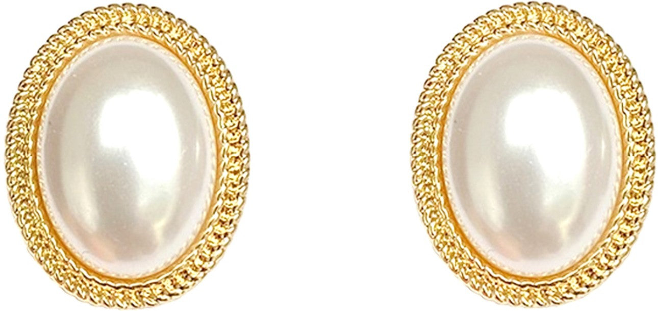 Gold pearl earrings